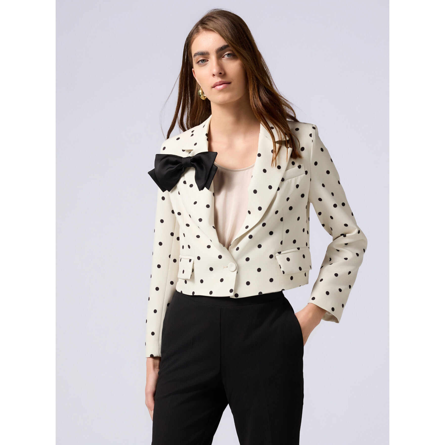 Oltre - Blazer corto a pois con fiocco - Bianco