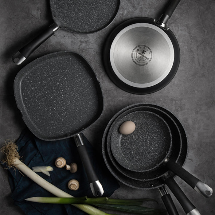 Juego de 2 Sartenes Ø20Ø24cm + Wok de Ø28cm + Sartén Grill 28x28x4,5cm en Aluminio forjado aptas para inducción color Gris MasterPRO