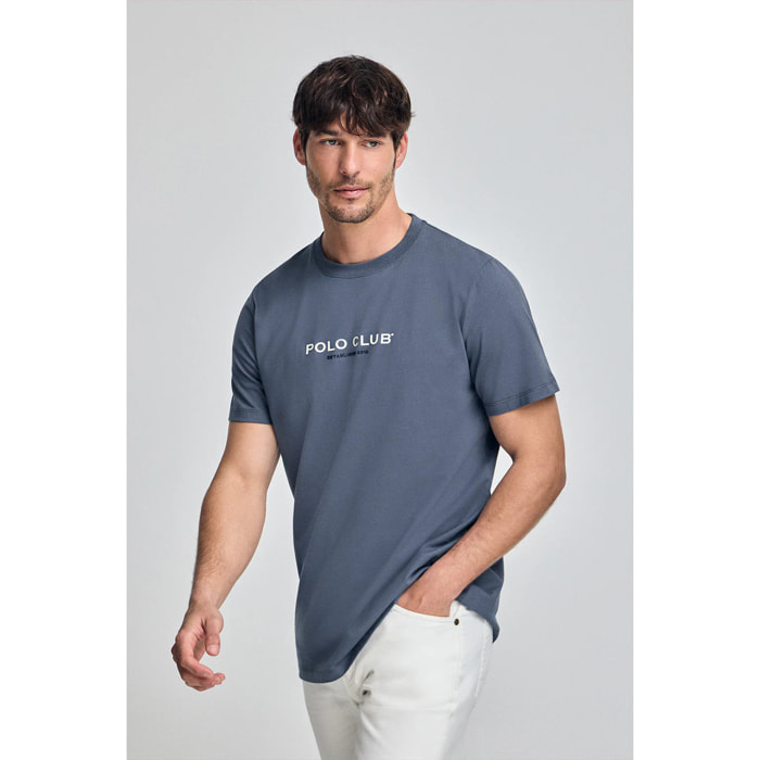 Camiseta azul denim de cuello redondo y logo engomado
