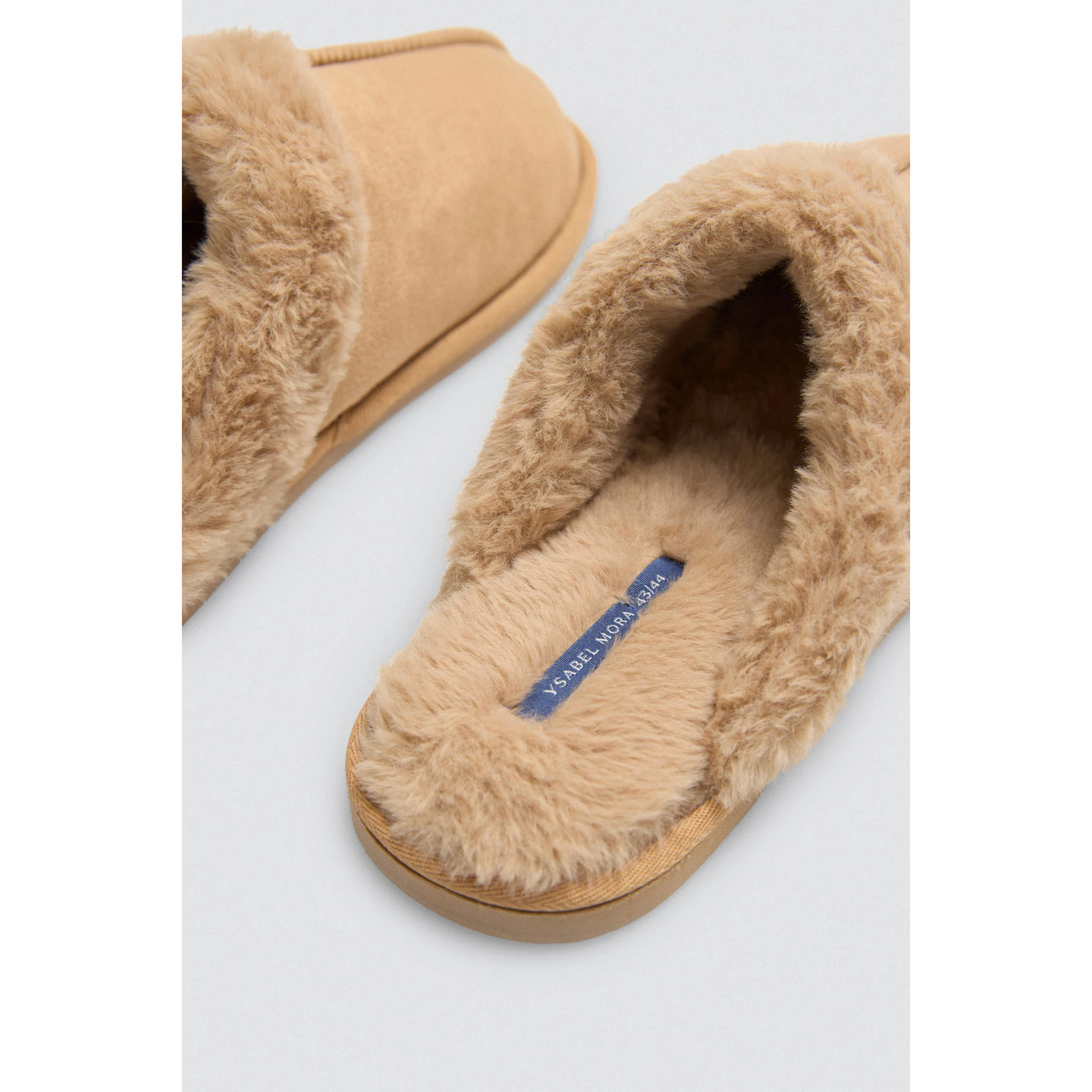 Pantofole basicohe con pelliccia