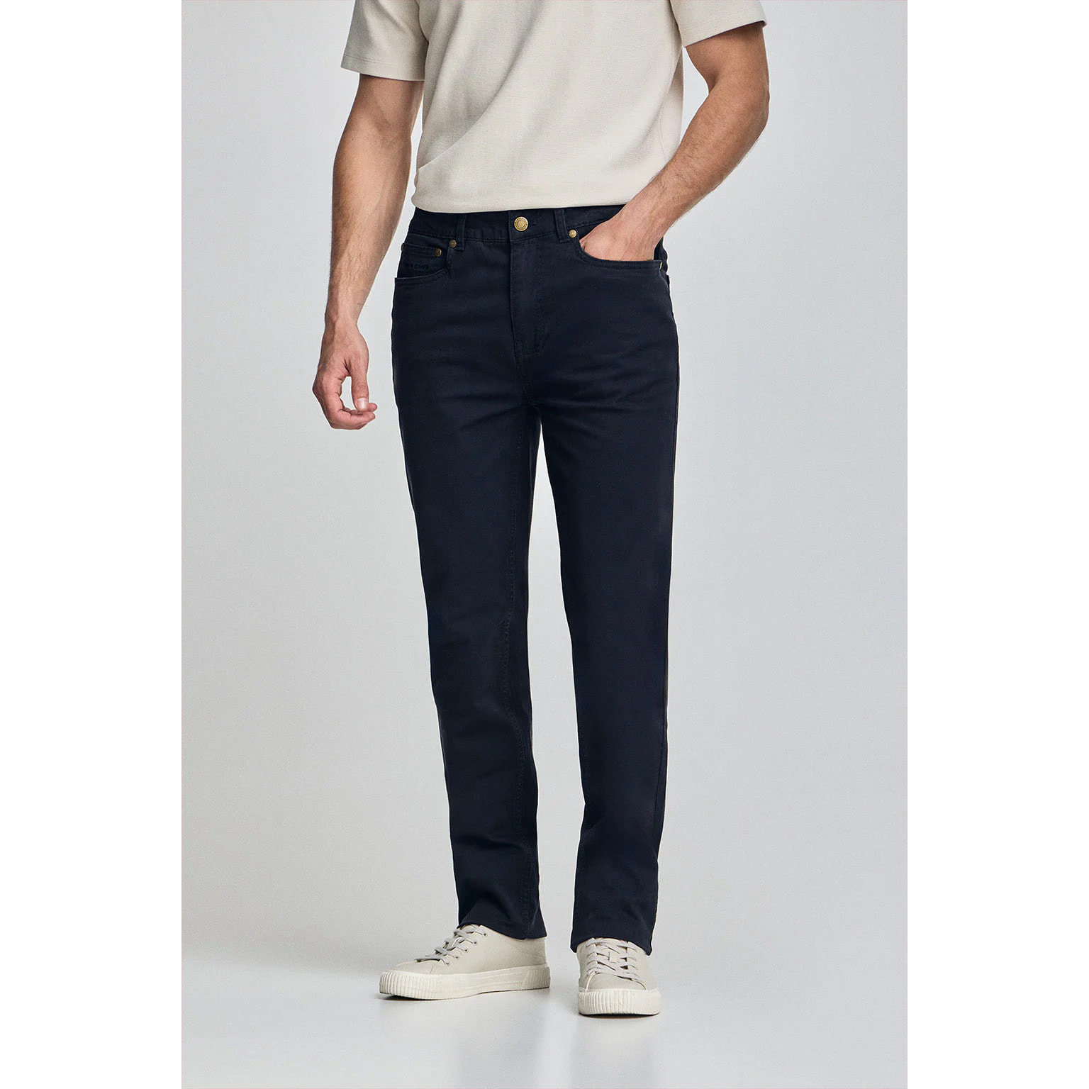 Pantalón Slim Voss en azul marino con cinco bolsillos