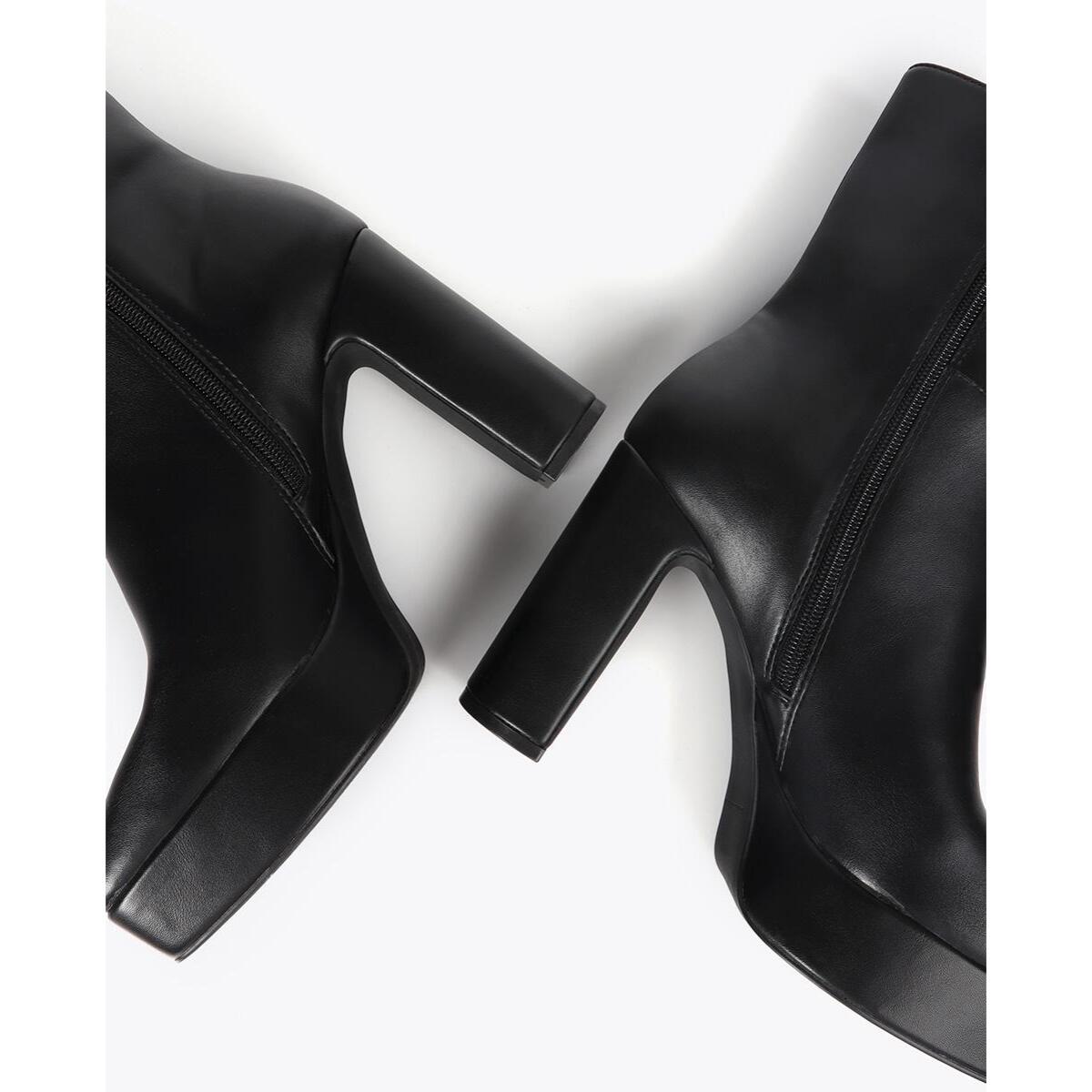 Stivaletto con zeppa effetto suede