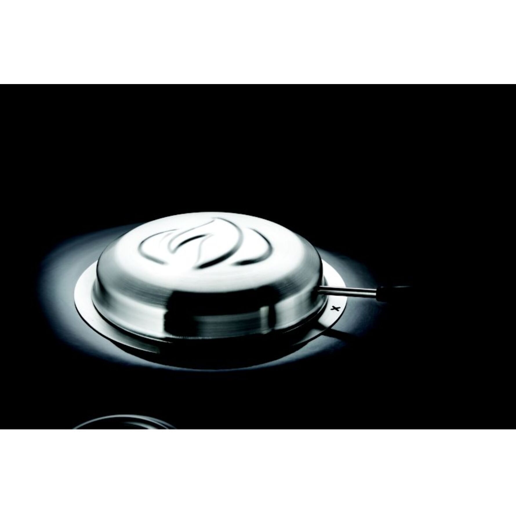 Barbecue charbon NAPOLEON Kettle PRO  noir sur pieds 47cm