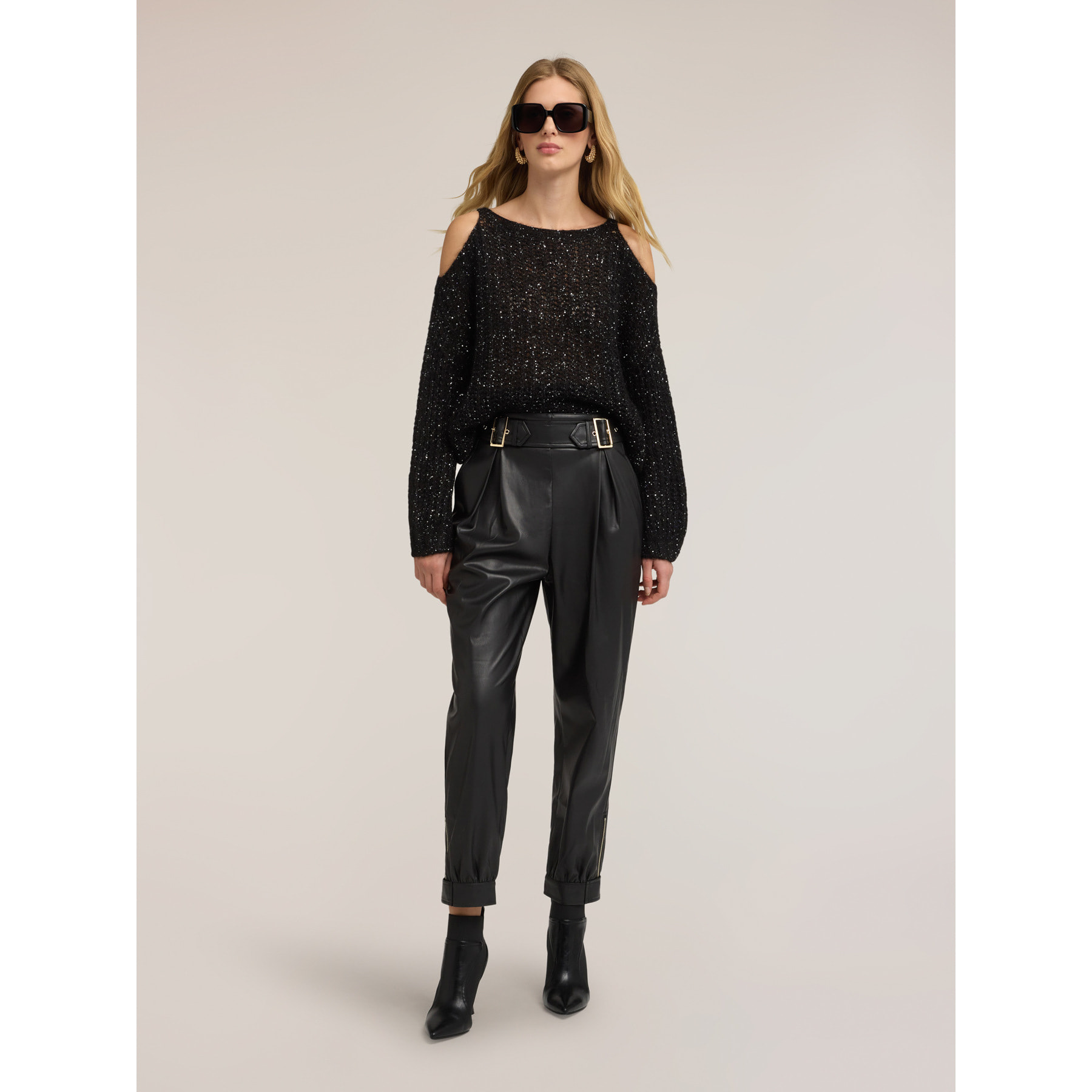 Motivi - Pantaloni carota con cintura - Nero