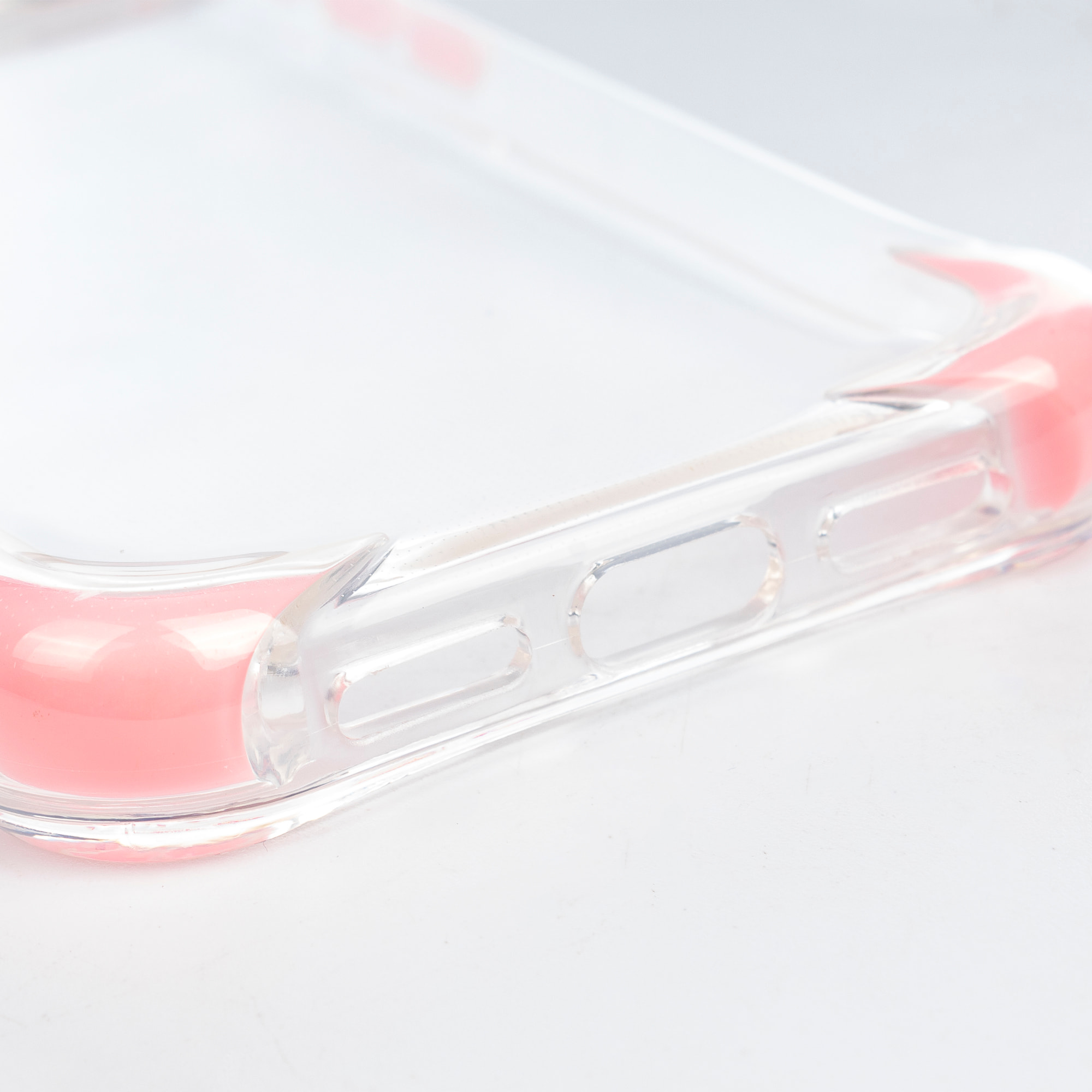 Carcasa transparente con relieve protector para cámara, esquinas reforzadas rosas, antichoque y antihuellas Magsafe para iPhone 17 Pro.