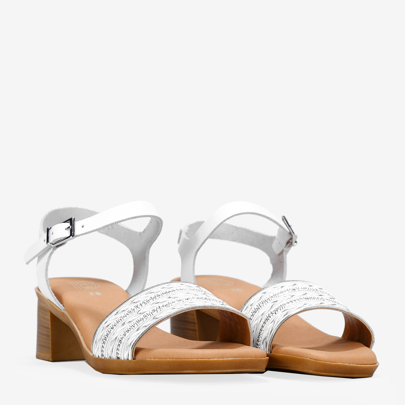 Sandalias de piel blancas con brillantes y tacón efecto madera