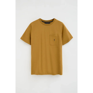 Camiseta color mostaza con bolsillo y logo Rigby Go