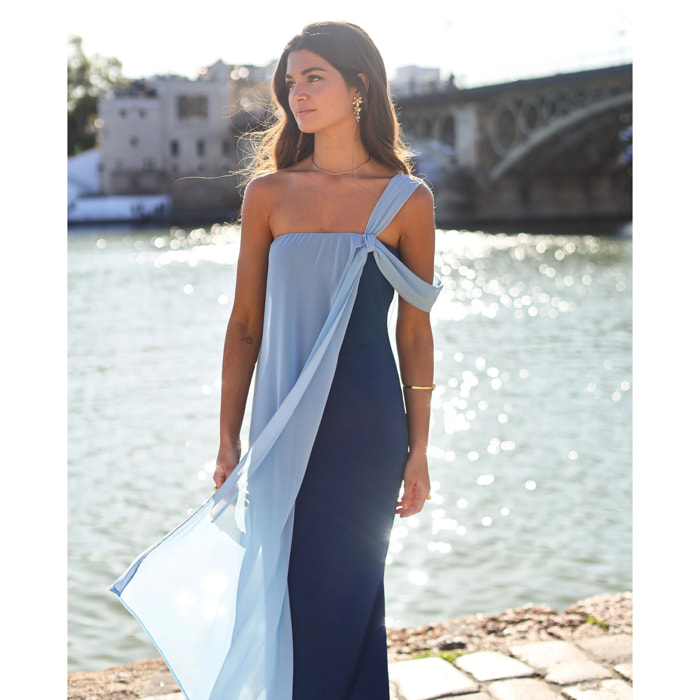 Vestido escote bardot con capa