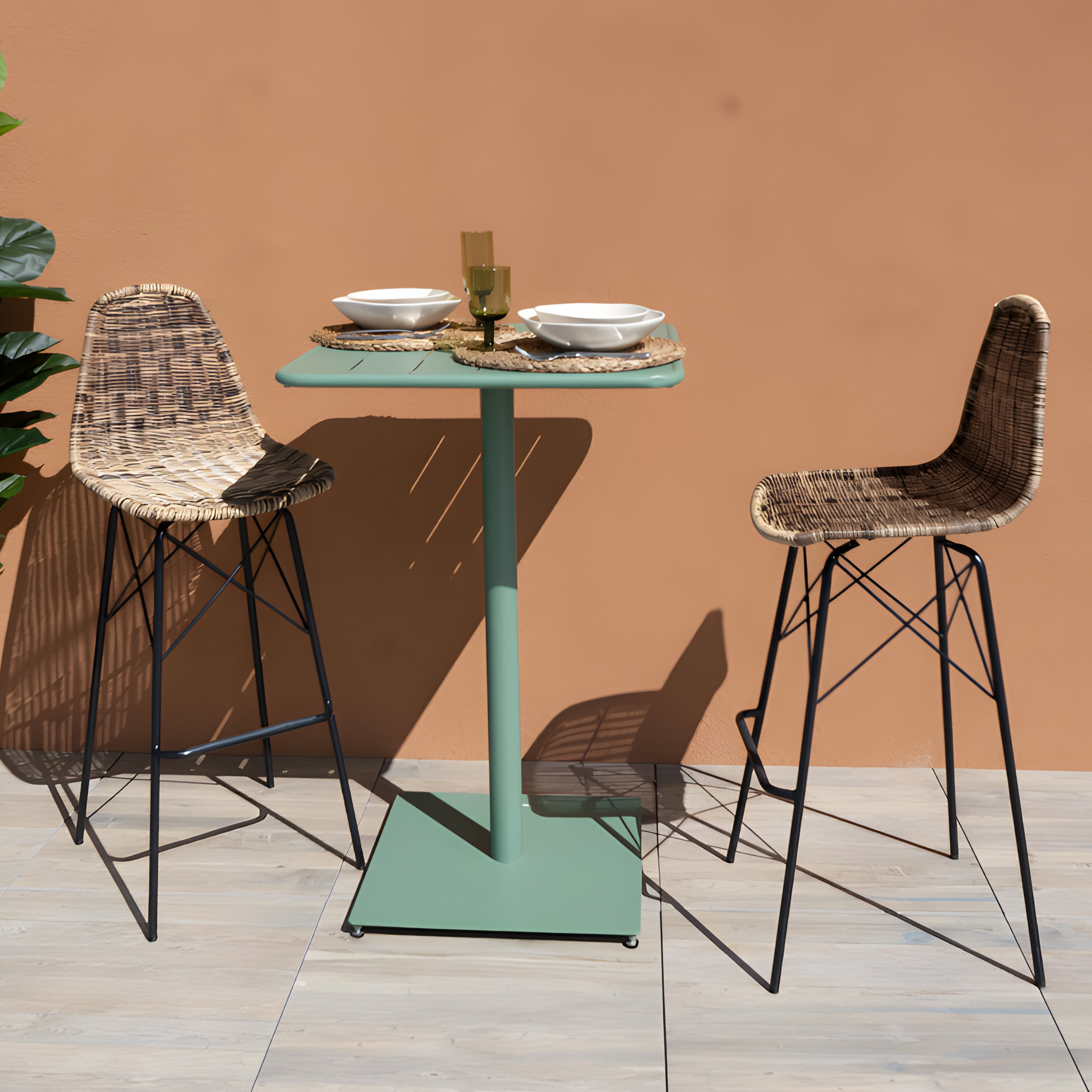 Lot de 2 chaises de bar 76 cm en résine tressée beige - Tiptur