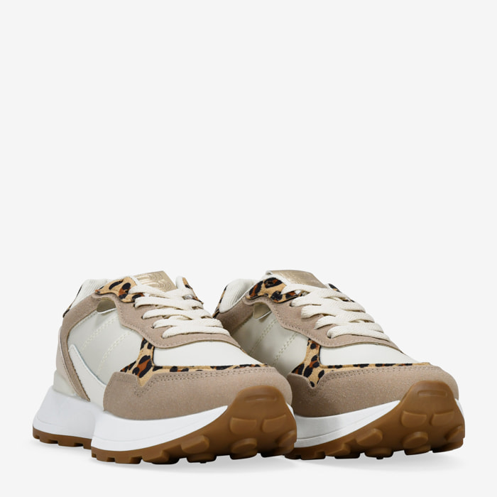 Zapatillas beige con plataforma y leopardo