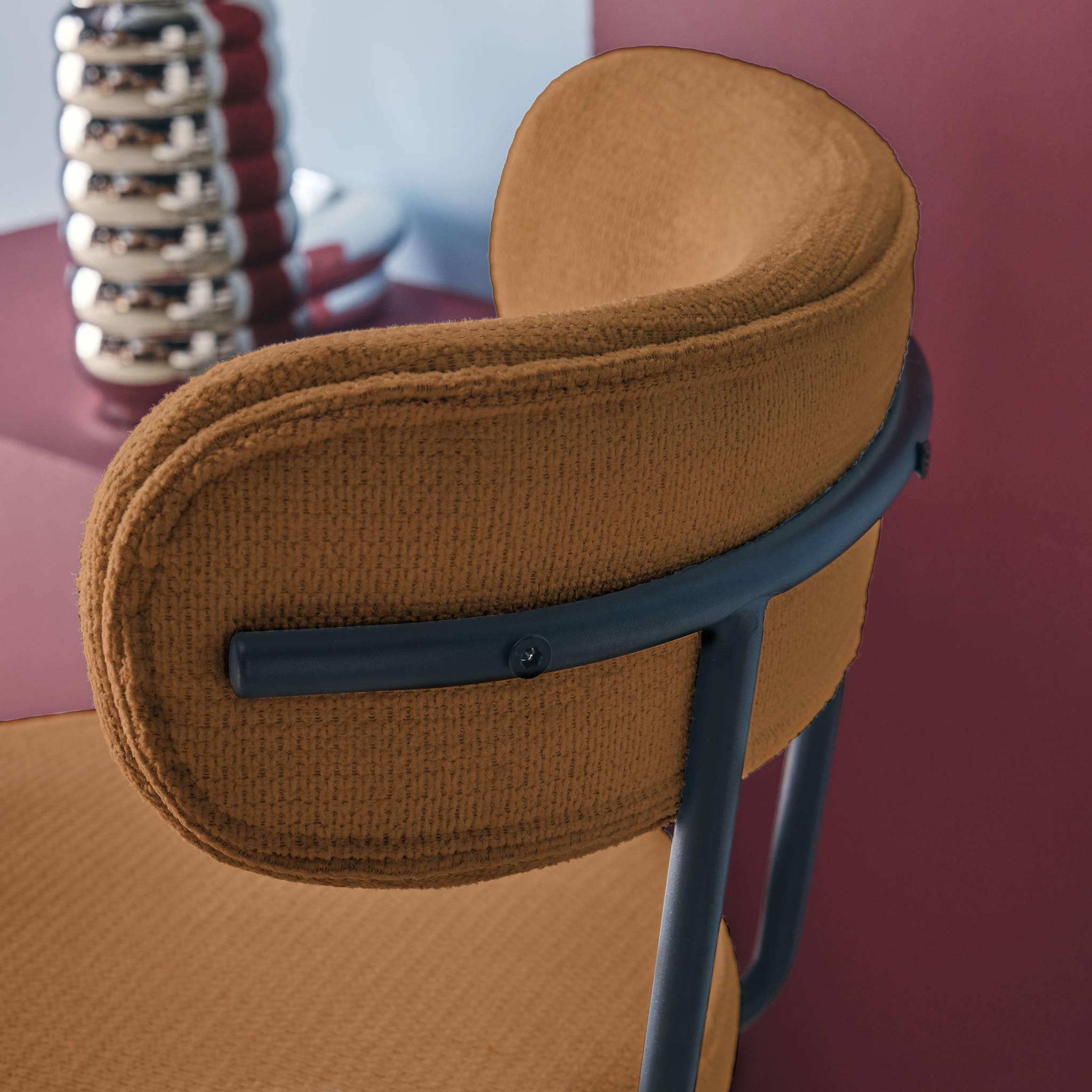 Lot de deux tabourets de bar assise rotative métal noir et tissu camel - L 50 x P 50 x H 92cm - Iris