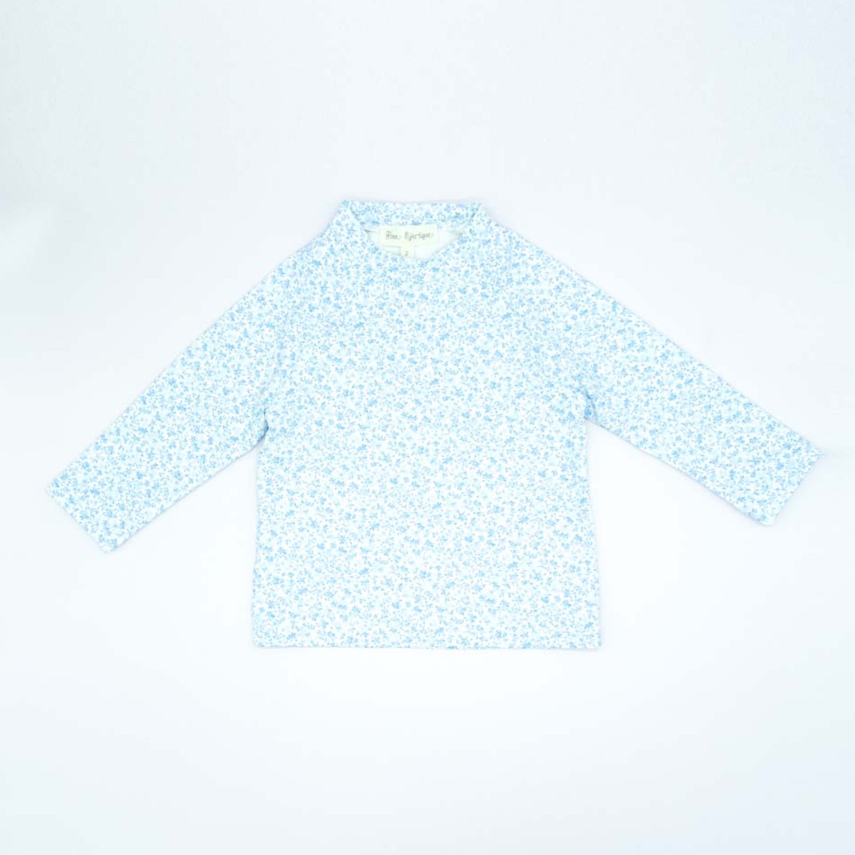 CAMISETA PROTECCION SOLAR FLORECITAS AZULES