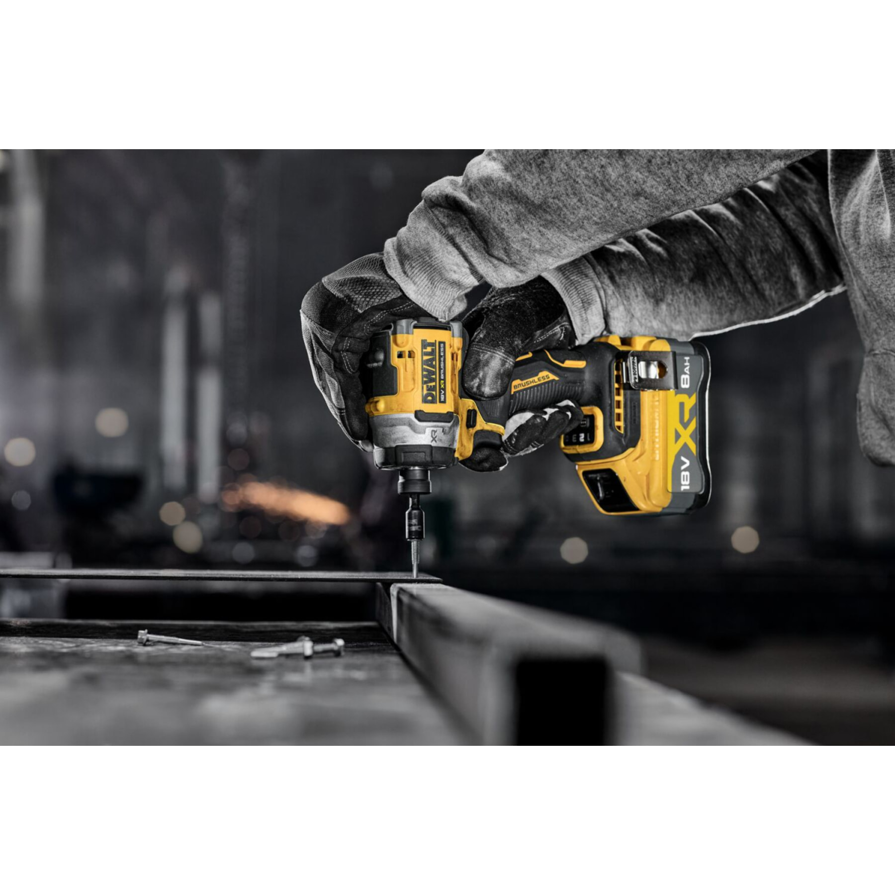 Visseuse à chocs 3 Vitesses 18V 282Nm XR - DEWALT - avec 2 batteries 18V 1.7Ah - chargeur - TSTAK - DCF860E2T-QW