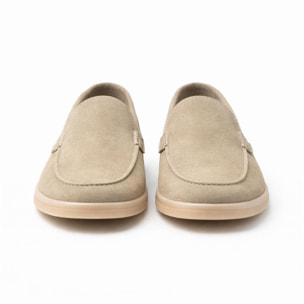 Mocassini leggerissimi e comodissimi in pelle scamosciata beige