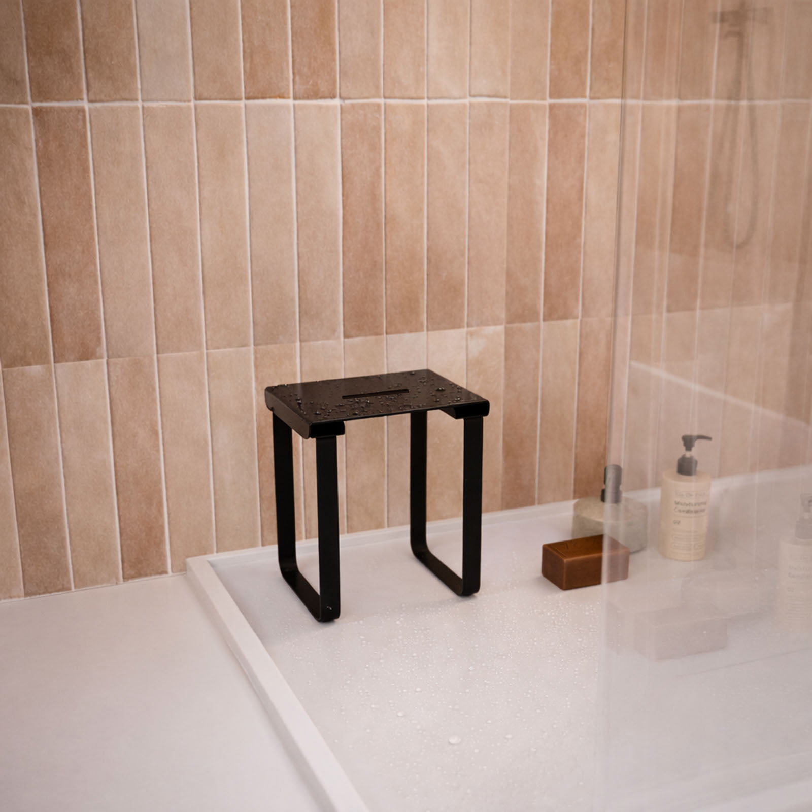 SIEGE DE DOUCHE EN INOX NOIR MAT - 40x30x46 cm