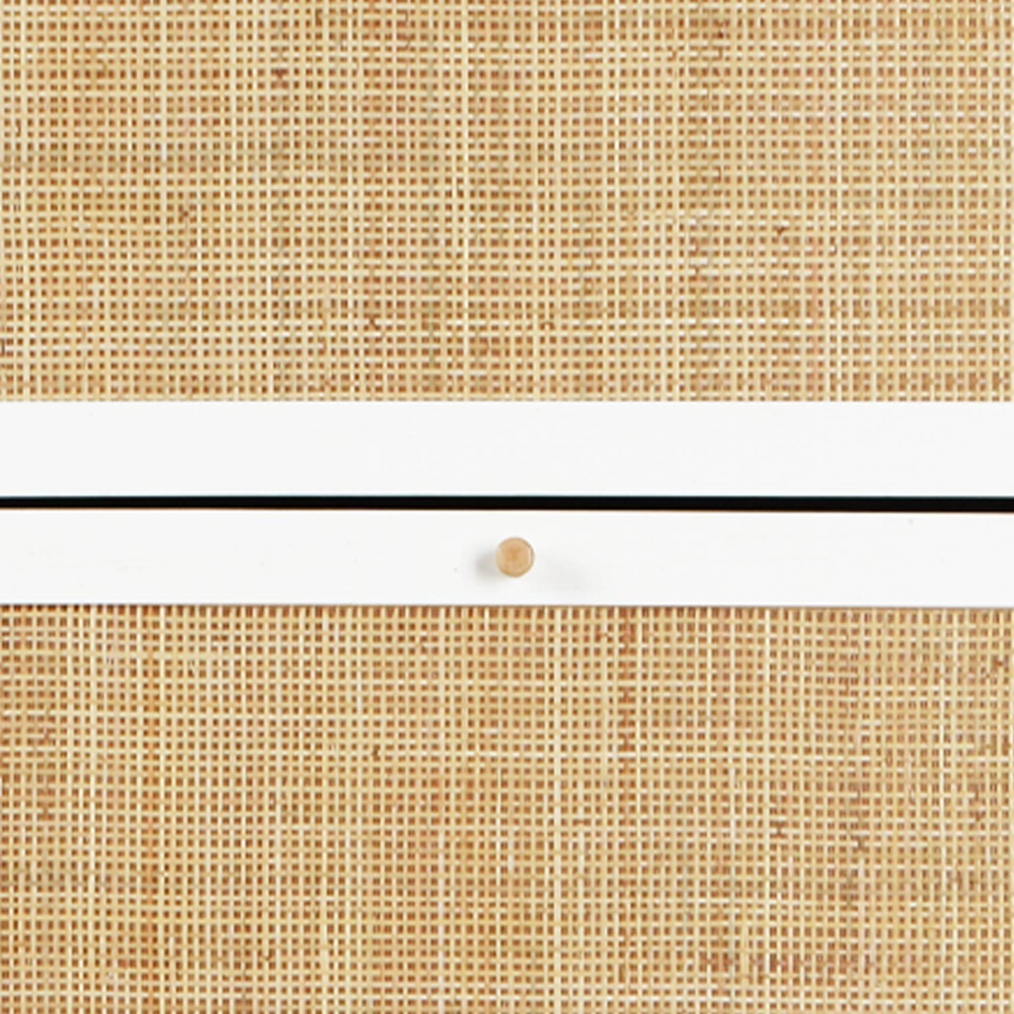 Meuble à chaussures blanc. 3 abattants en cannage. Bohème.  L 75 x P 26 x  H 131cm