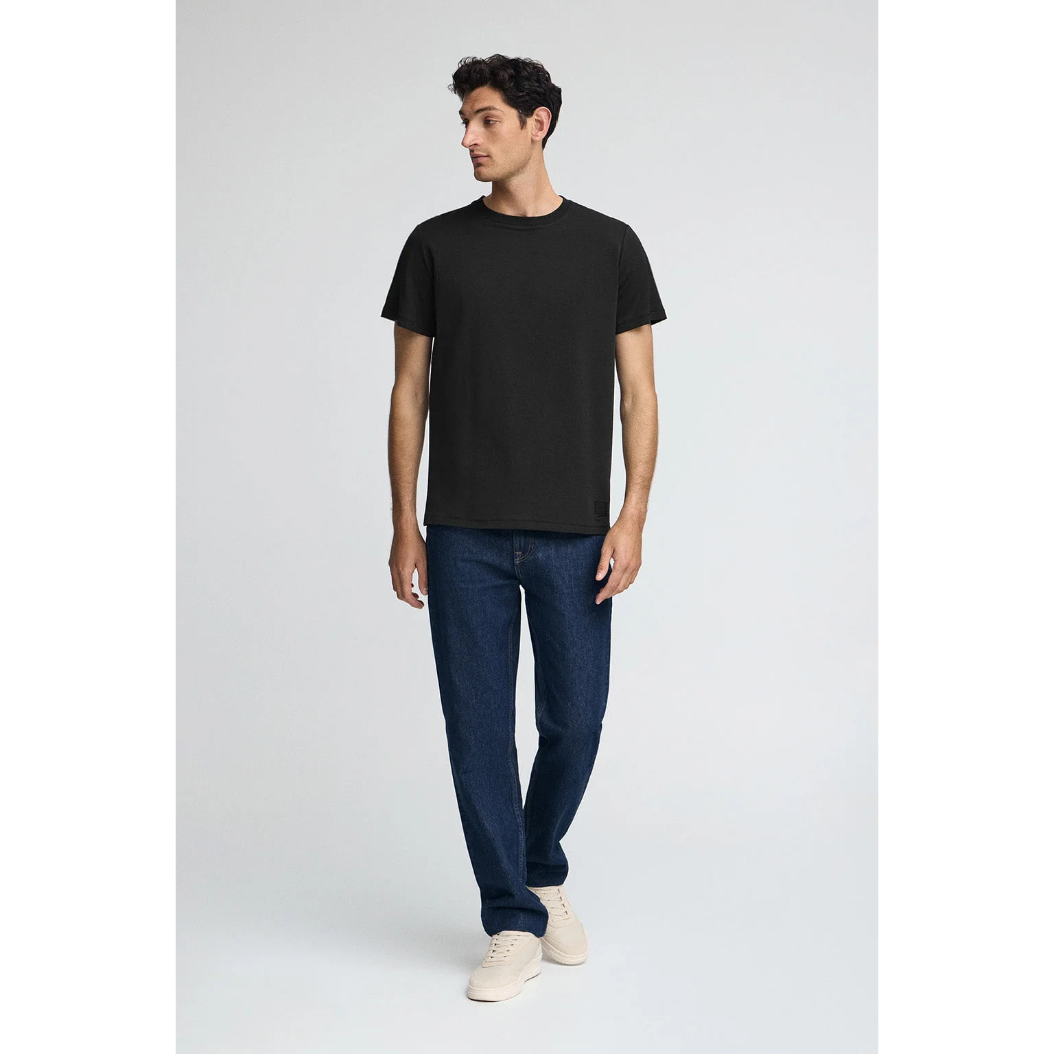 Camiseta Amore negra con parche personalizado Polo Club