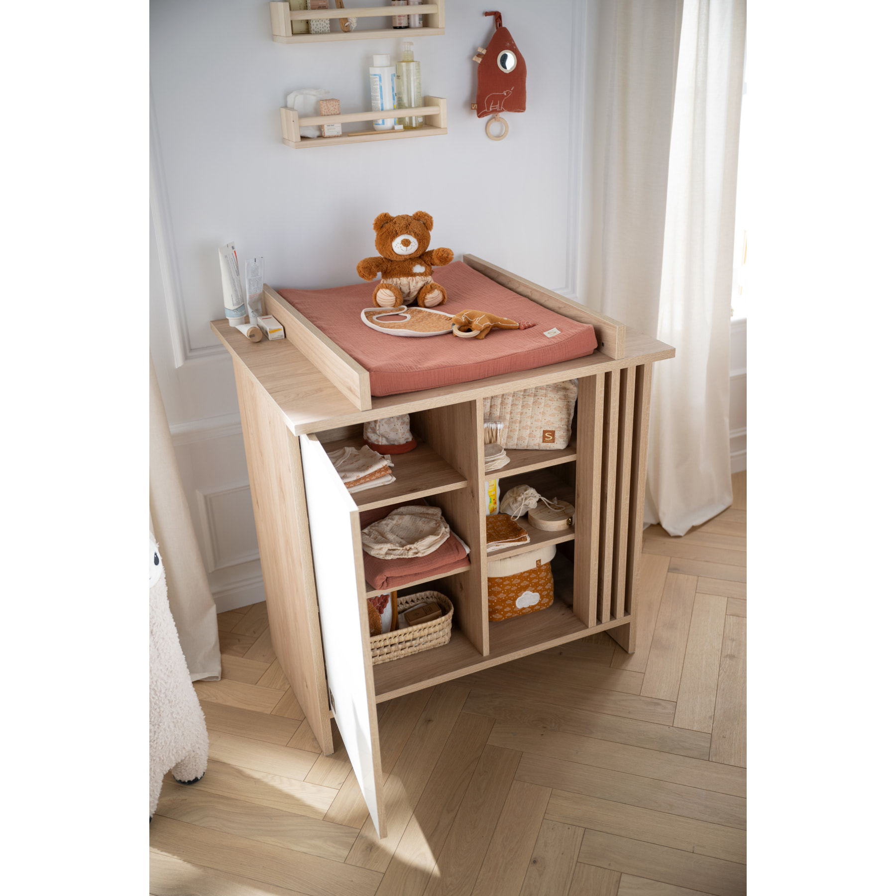 Chambre bébé complète Tokyo, Lit 120x60 et Commode à langer claustra - Chêne suave