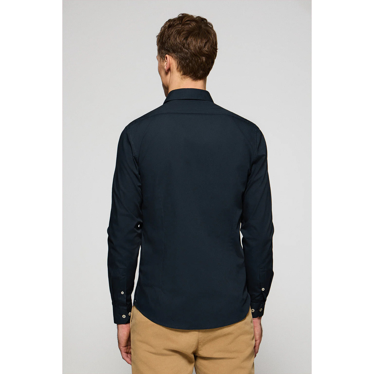 Camisa Super Slim de popelín azul marino con monograma bordado