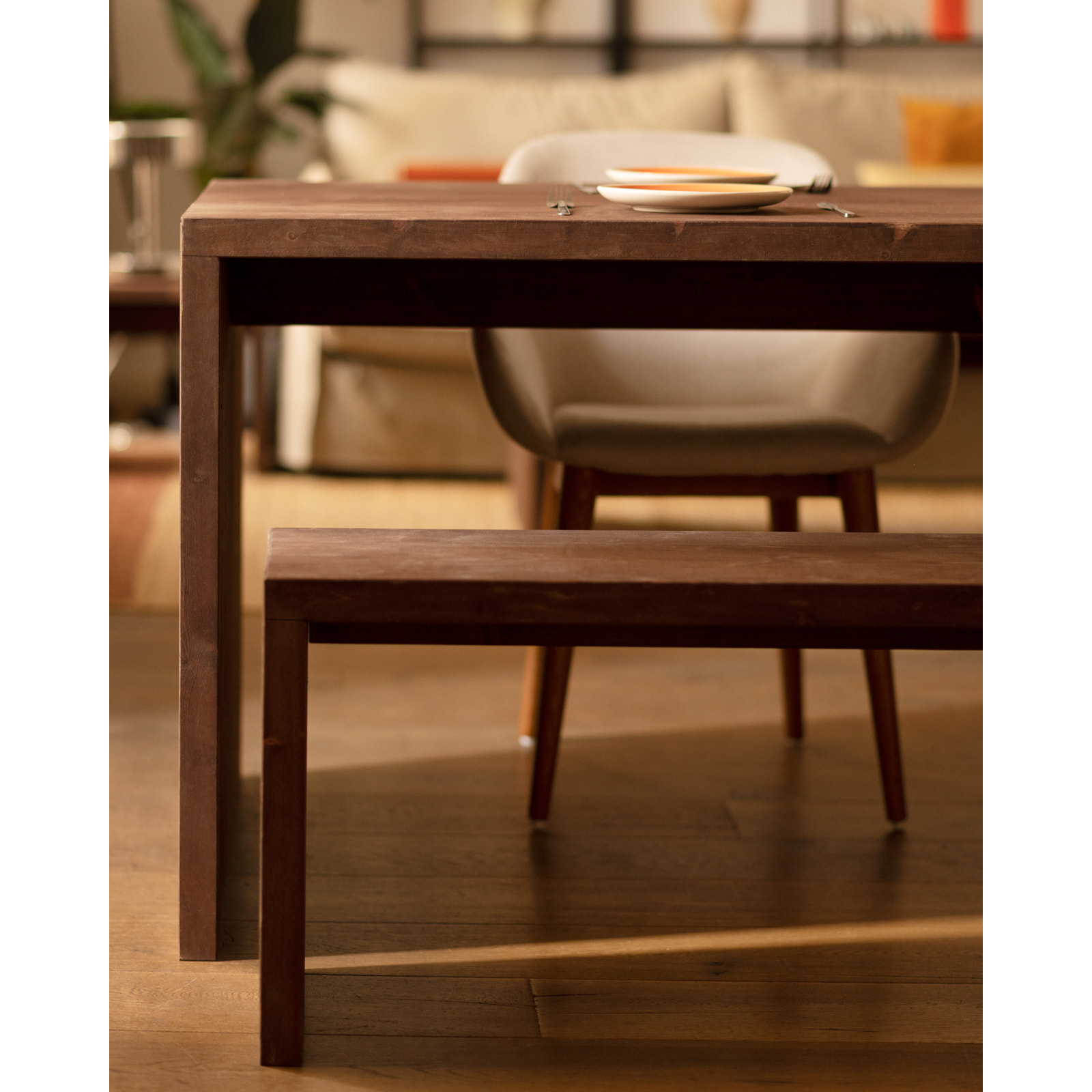 Pack 2 bancs en bois massif ton noyer en différentes tailles