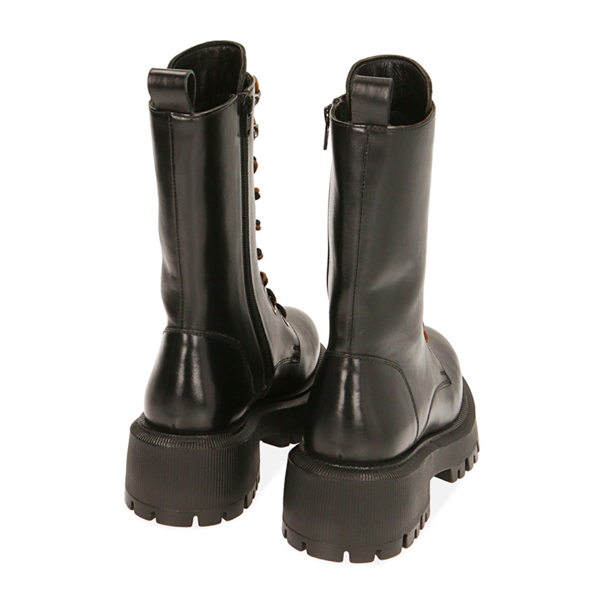 Botas militares de piel negra, tacón 5,5 cm.