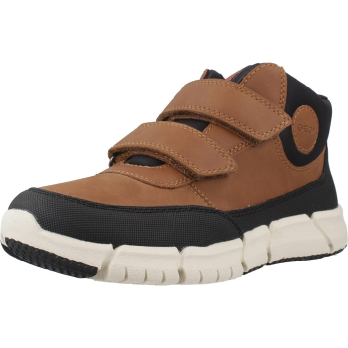 Zapatillas Niño de la marca GEOX  modelo J FLEXYPER BOY MARRON