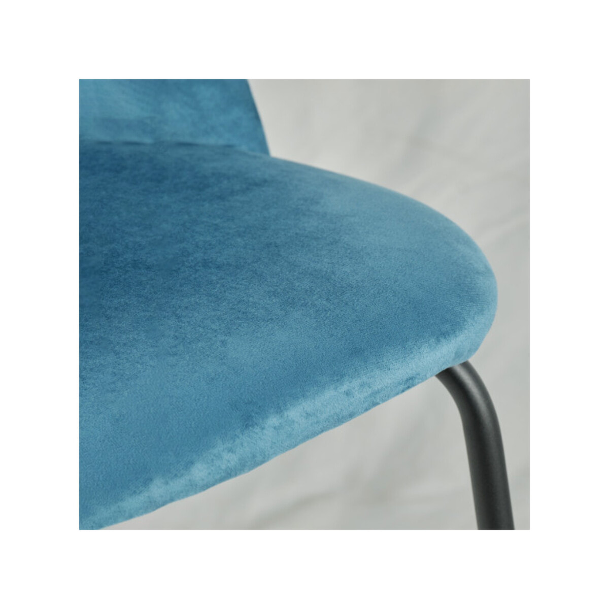 Chaise design en velours dossier capitonné - CLEA