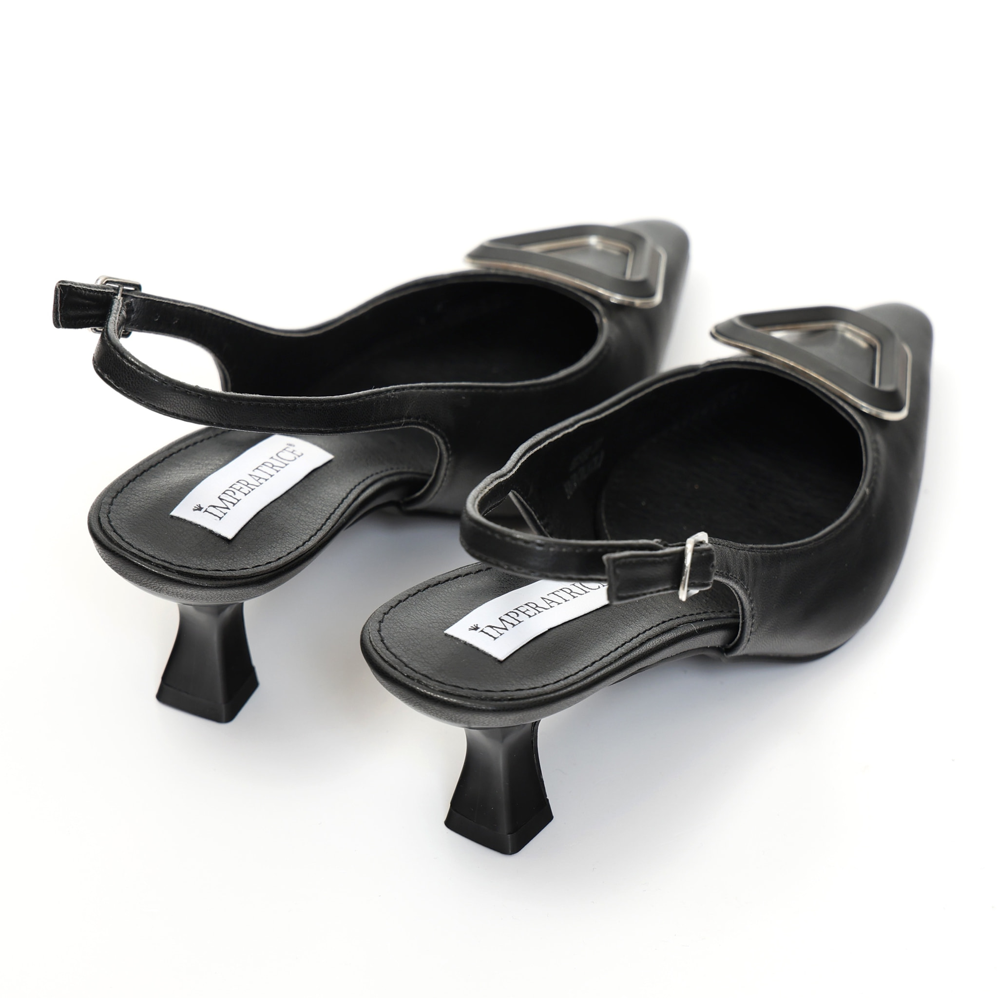 Dècolletè slingback con tacco basso a rocchetto e dettaglio sulla punta