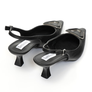 Dècolletè slingback con tacco basso a rocchetto e dettaglio sulla punta