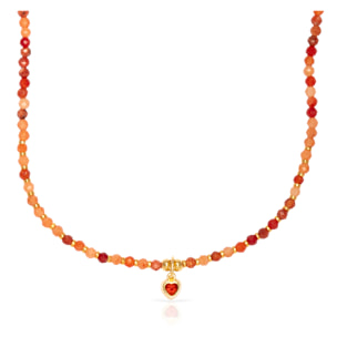 Collar de de piedras naturales con colgante de corazón, detalles en plata de ley 925 y cierre de resorte.