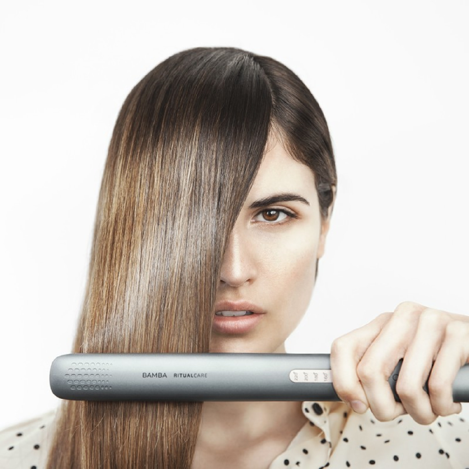 Cecotec Plancha de Pelo 890 Titanium. 42 W Placa de Titanio Flotantes 3D Ajuste