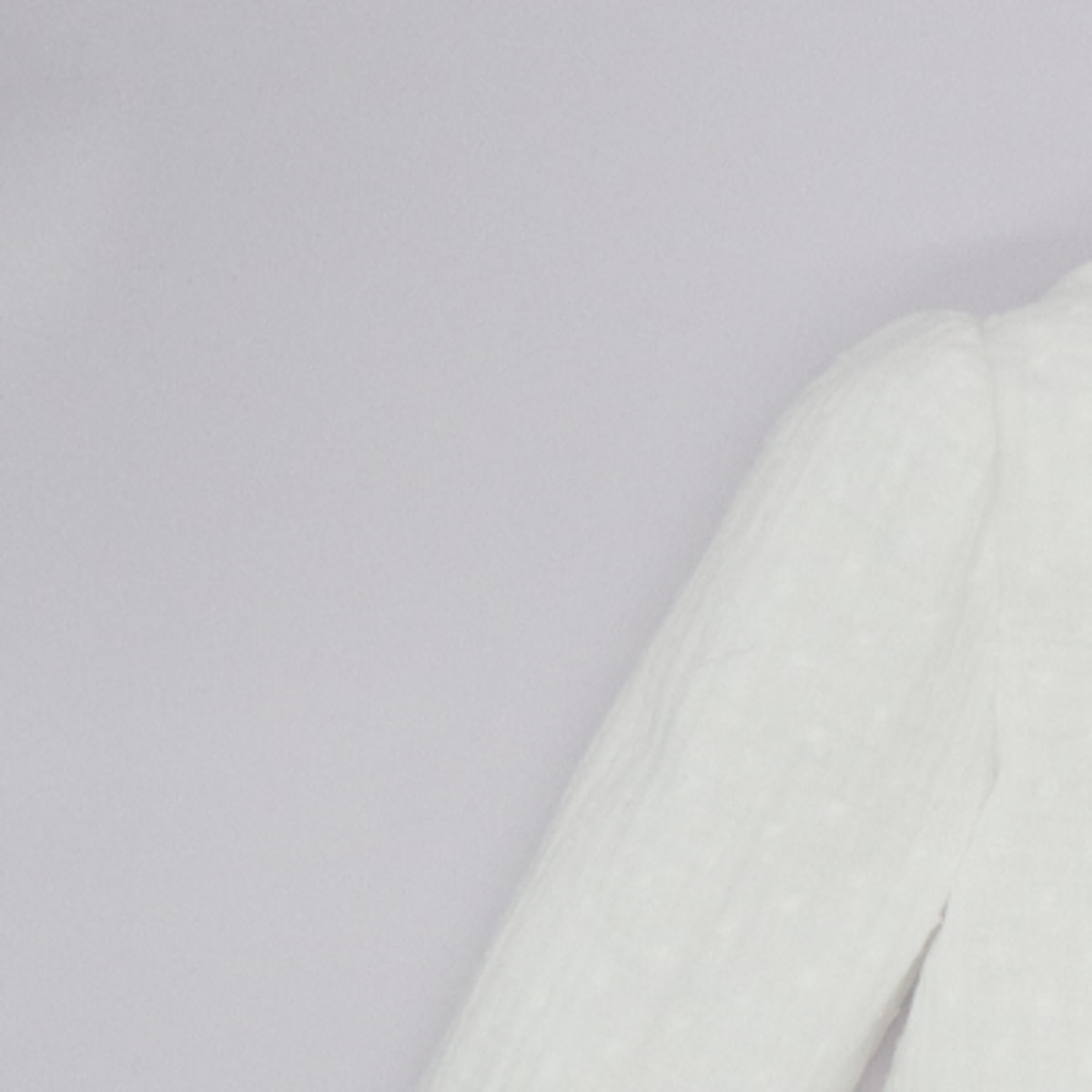 BLUSA BOTONES CORAZÓN Y VOLANTE BLANCA