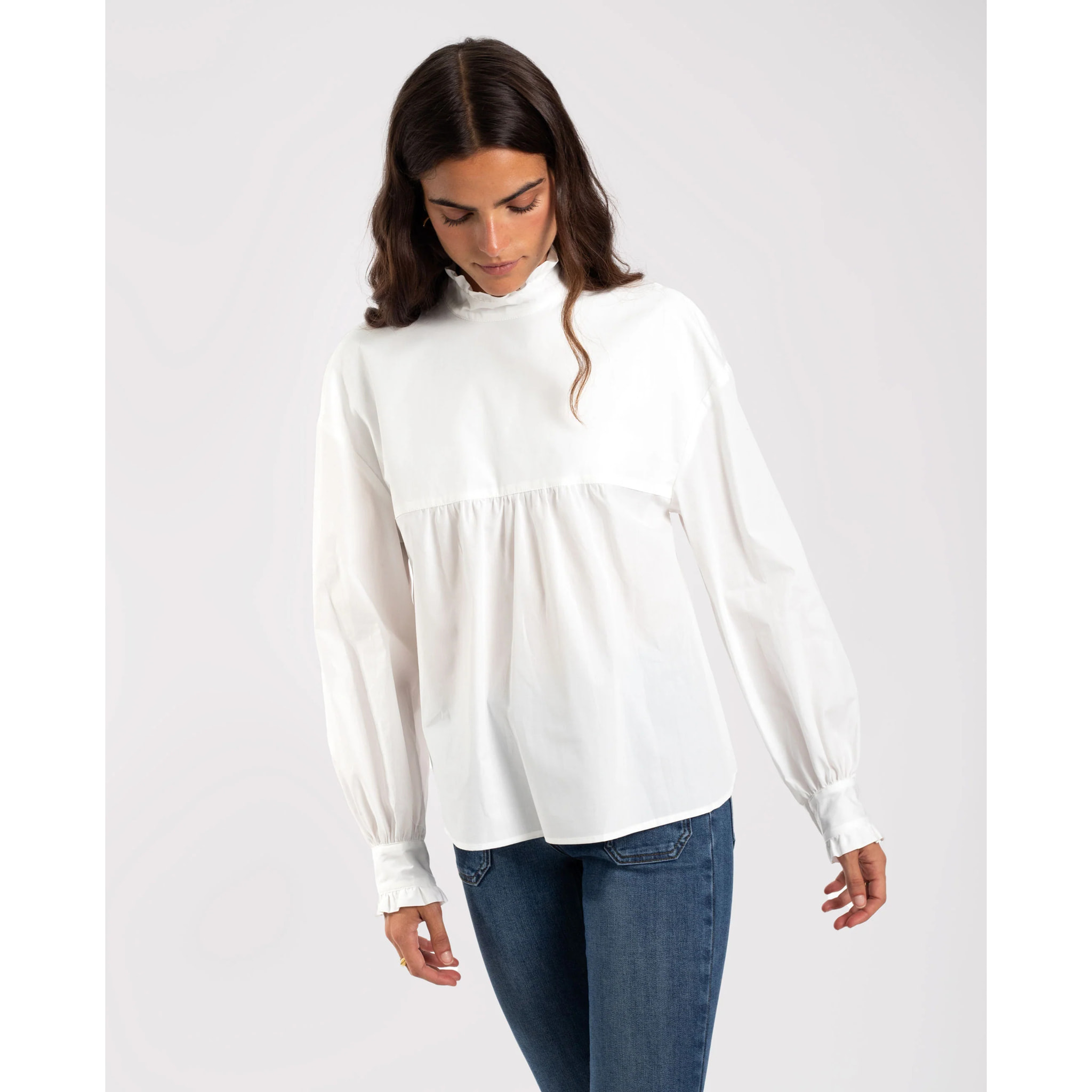 Blusa manga larga con canesú delantero