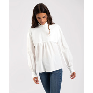 Blusa manga larga con canesú delantero