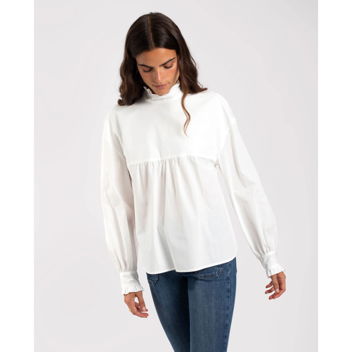 Blusa manga larga con canesú delantero