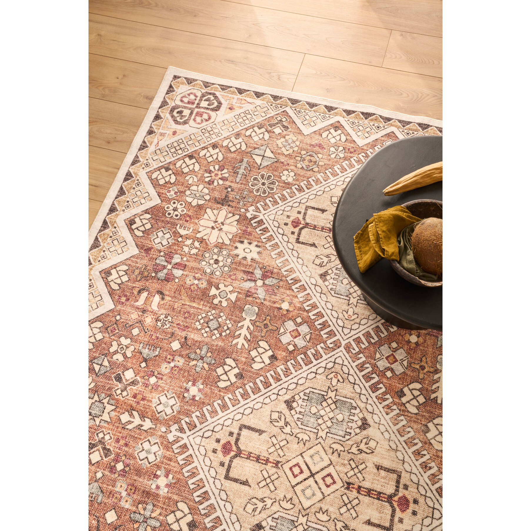 OTTOMAN - Tapis à poils courts doux à motif berbère beige