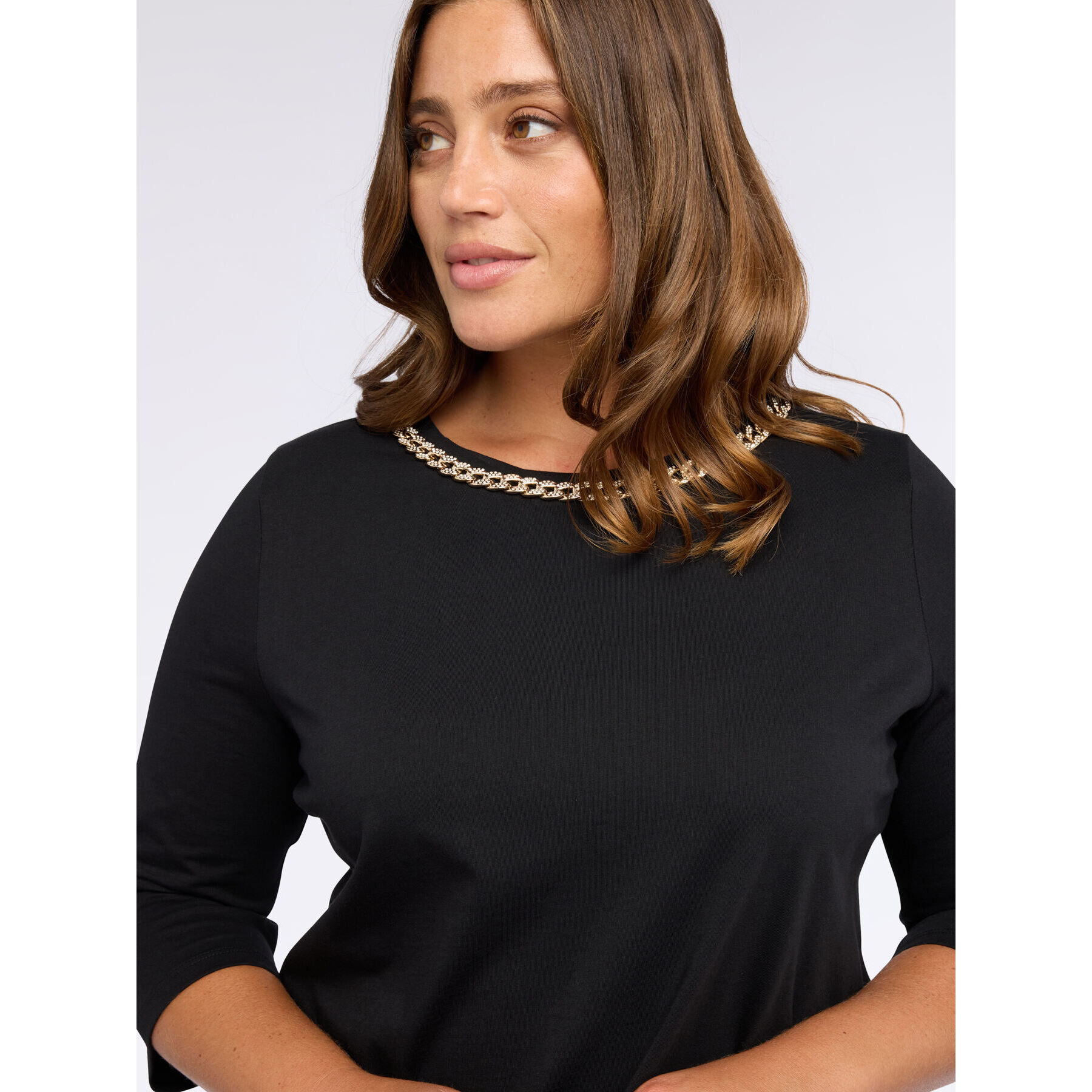 Fiorella Rubino - T-shirt in jersey con catena sullo scollo - Nero