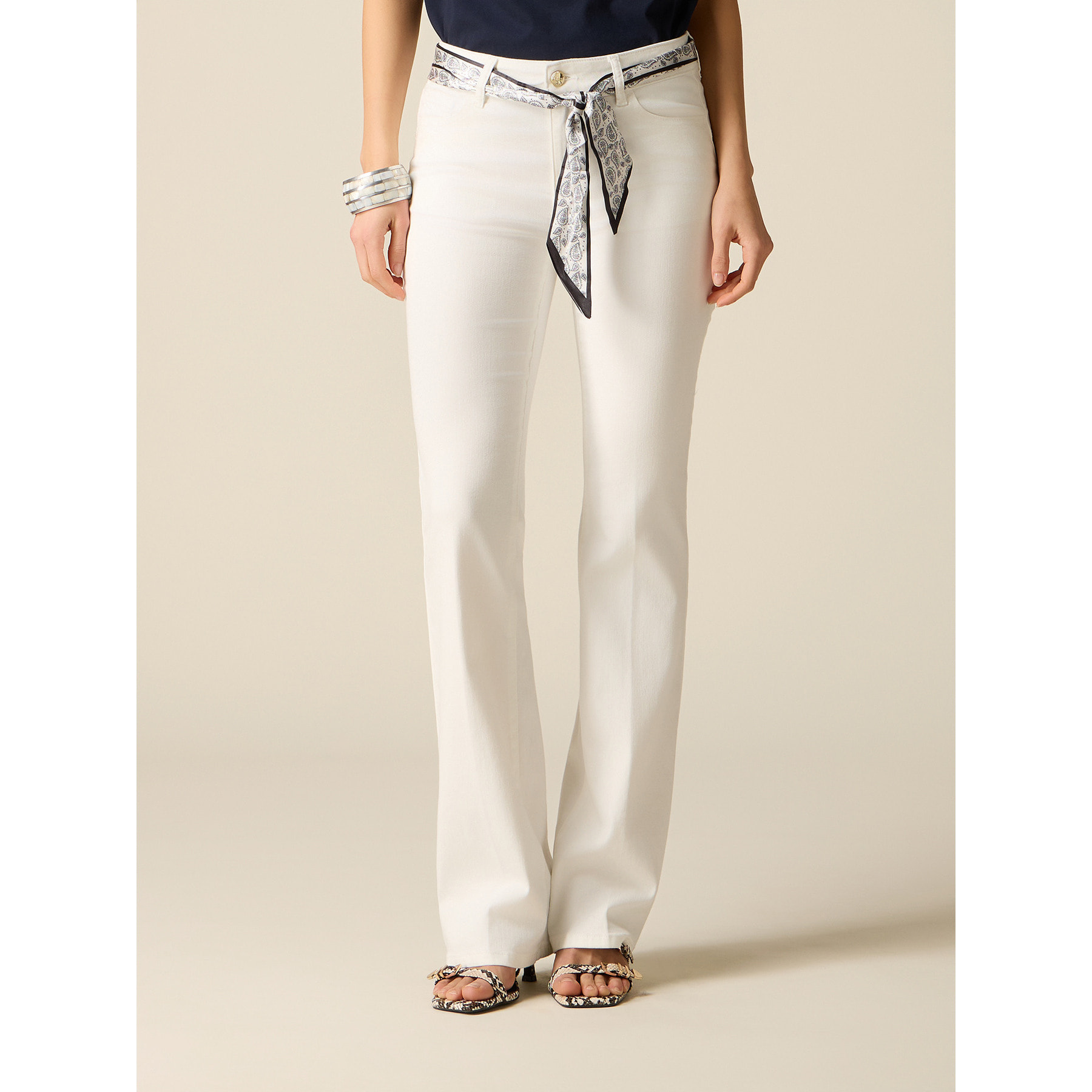 Oltre - Pantalones flare con pañuelo - Blanco