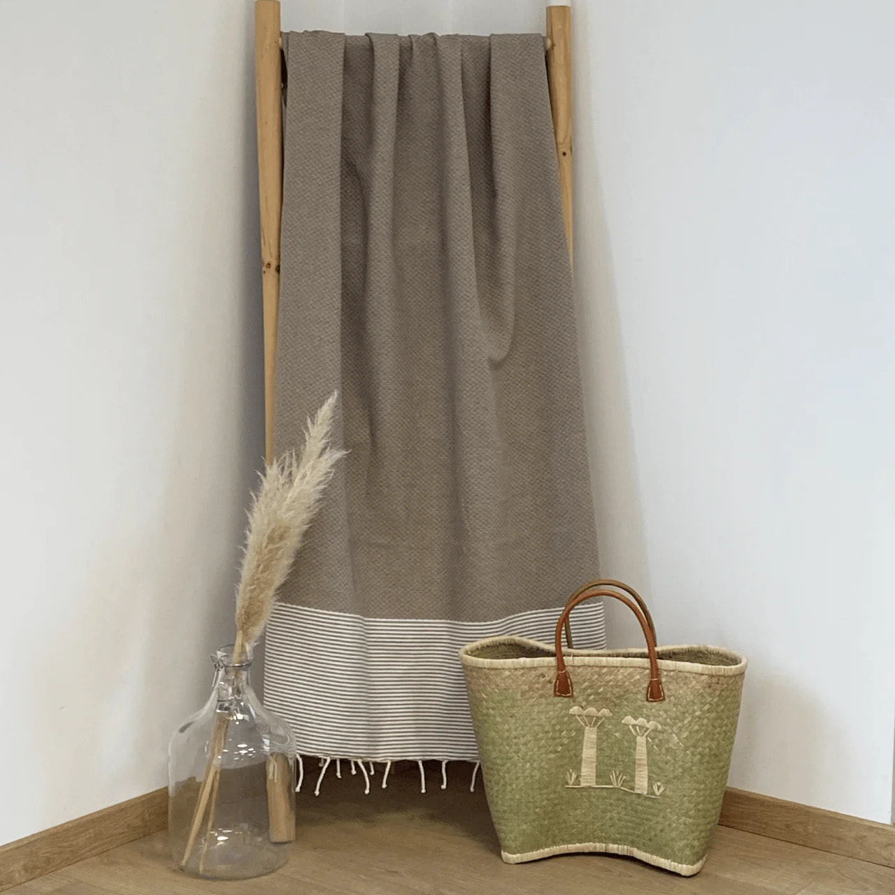 Fouta nid d’abeille traditionnelle - Mikanda Taupe - 200x200cm - 190g/m²