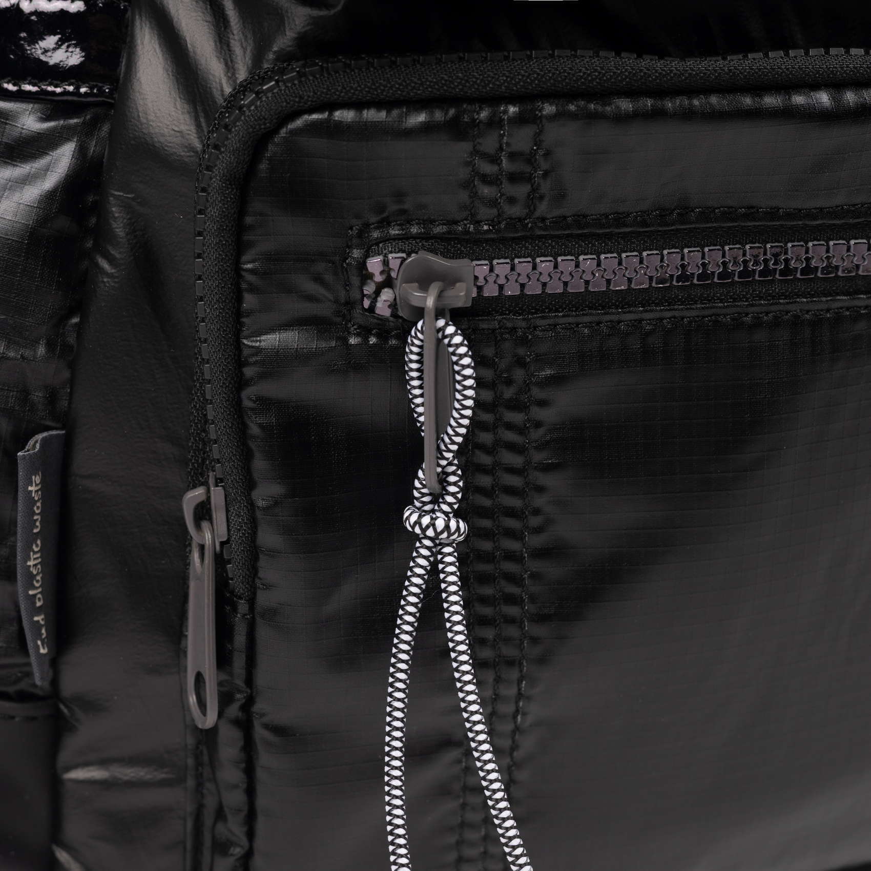 Mochila Técnica para Portátil en Poliamida Reciclada DEEP RECYCLED BACKPACK BLACK