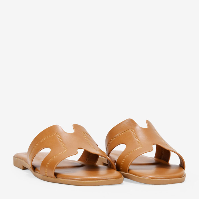Sandalias planas marrones destalonadas