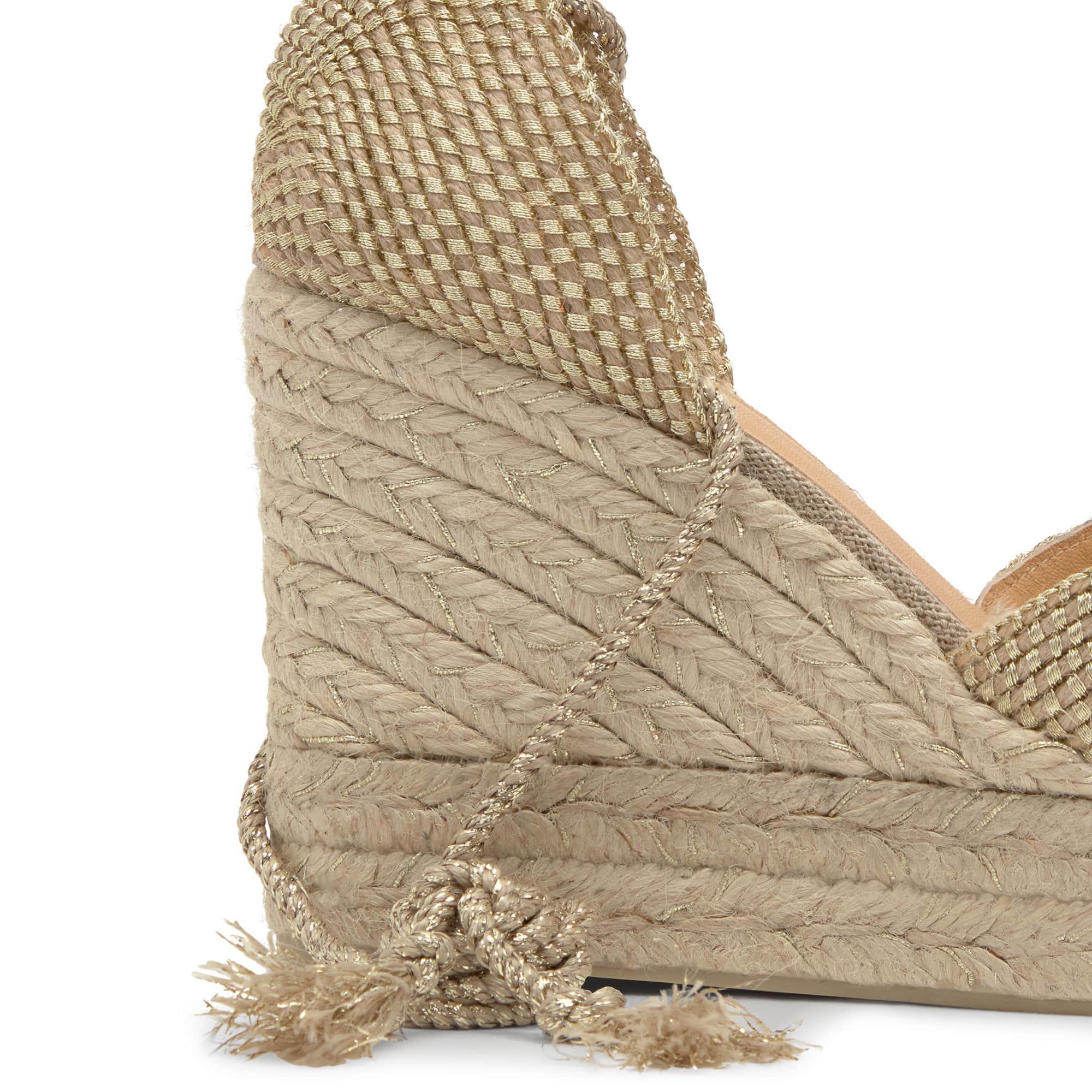 Alpargata de cuña Cora en con de lazada, plantilla acolchada y escote en V