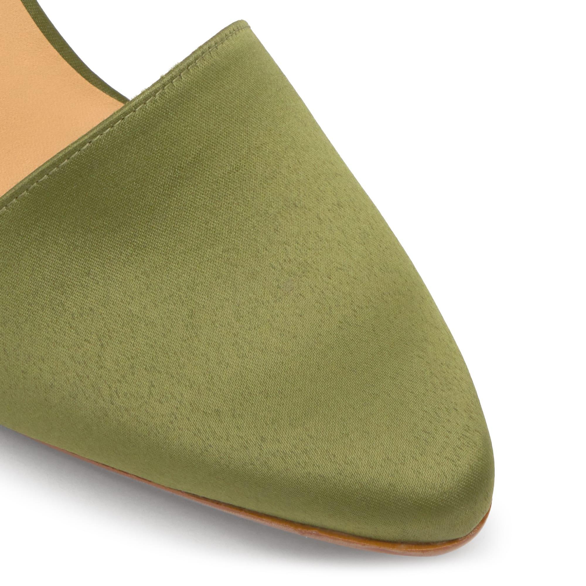 Alpargata Judi cuña de yute geométrica en raso con pulsera y punta afilada