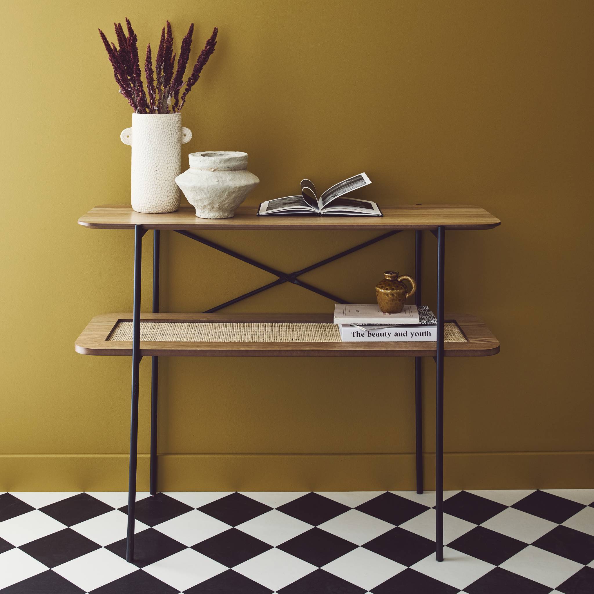Console vintage 100 cm double plateaux effet bois et cannage. piètement et structure en métal noir