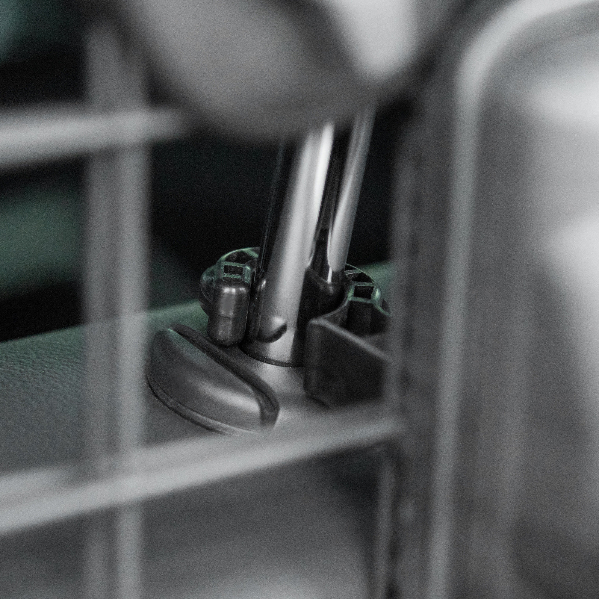 Barrière grille de séparation universelle voiture pour chien réglable 90-120L x 40H cm kit complet installation inclus noir