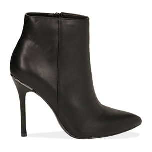 Ankle boots neri in eco-pelle, tacco 10, 50 cm