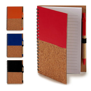 Pack 4 quaderni 12,5x18 cm con copertina in legno. Assortimento 4 colori.