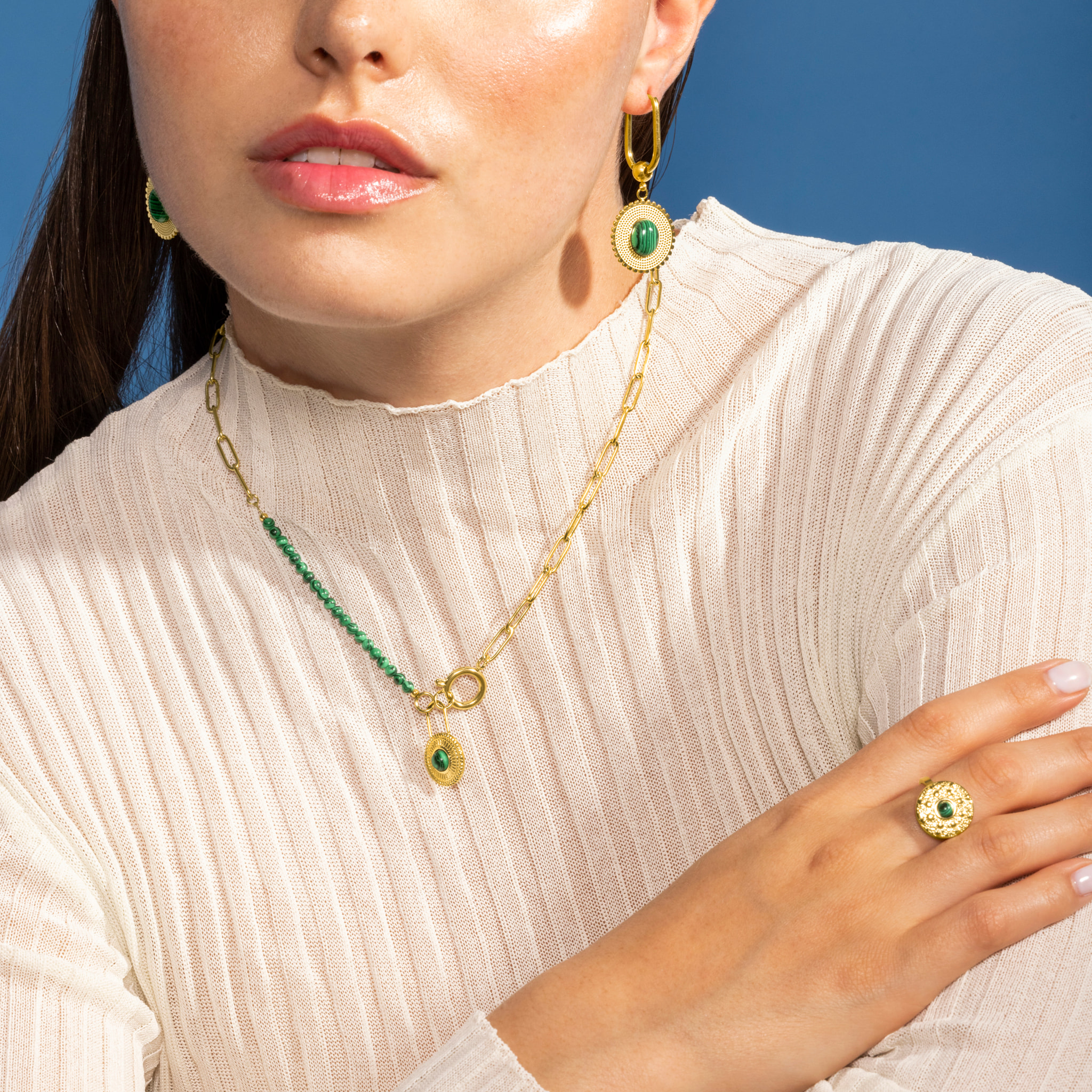 Anillo de Malaquita acabado en oro amarillo de 18K- Elknu