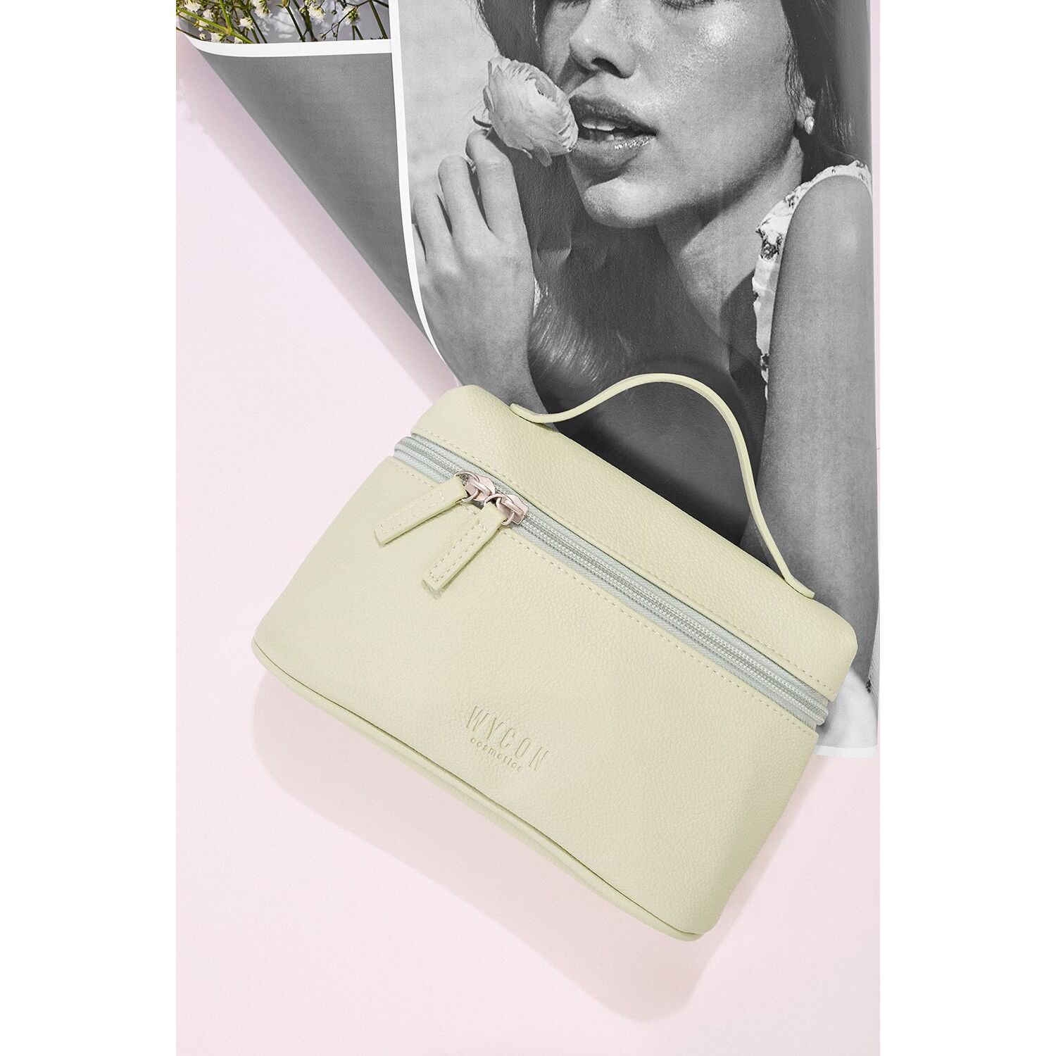 SWEET DREAM POCHETTE Beauty bag verde versatile ed elegante.