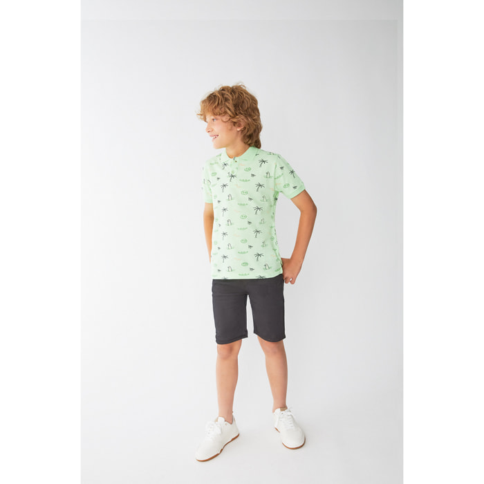 Polo Niño Manga Corta Estampado Surf y Palmeras Tejido Punto Suave, Cuello Polo con Dos Botones, Transpirable y Cuidado Fácil, para Verano | Color: Caribe | Street Monkey